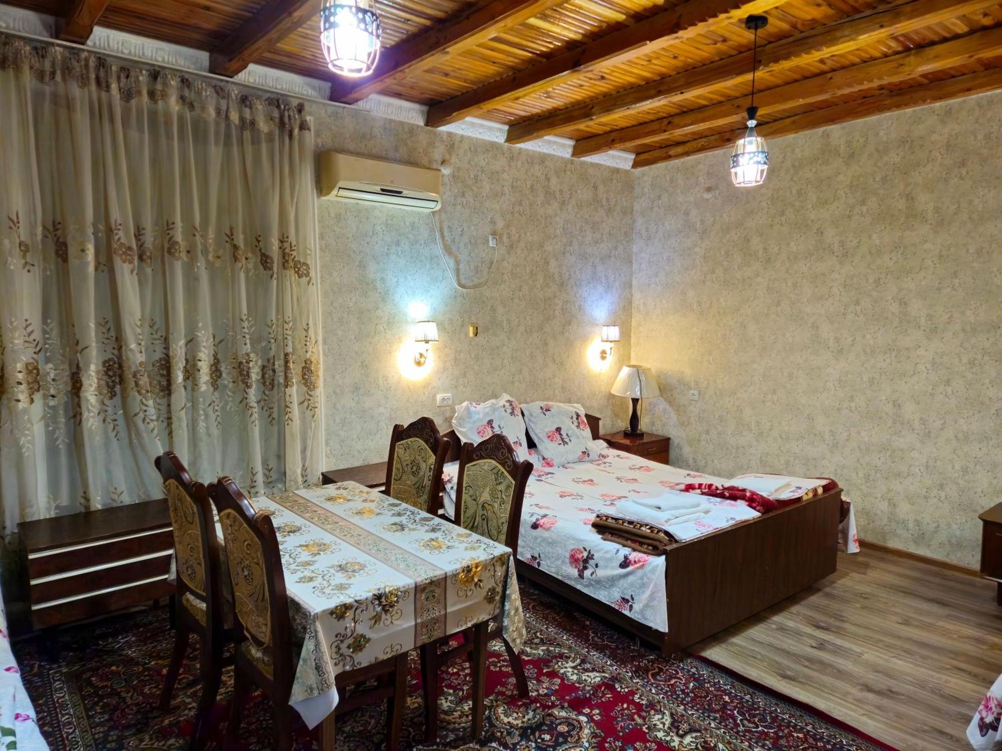 B&B Bahodir Samarkand Bagian luar foto